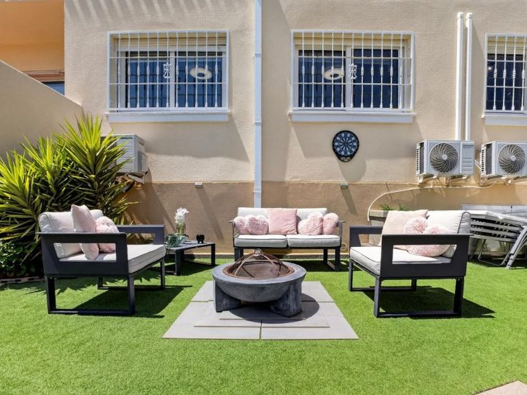 Villa for Sale in Villamartin, Alicante 30