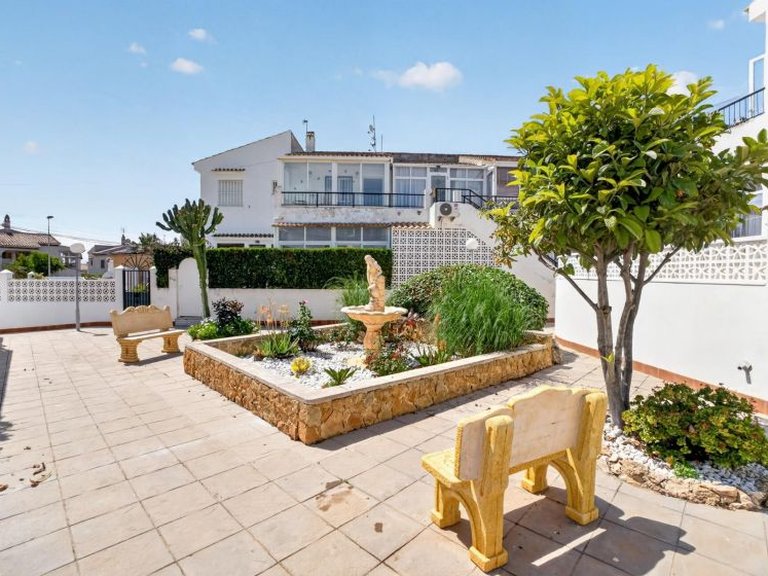Apartment for Sale in Torrevieja, Alicante 27