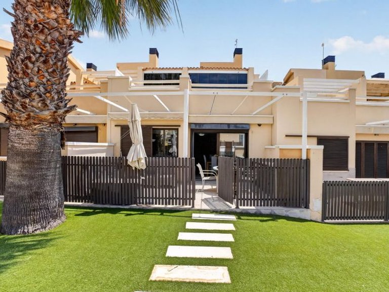 Town House for Sale in Cabo Roig, Alicante 1