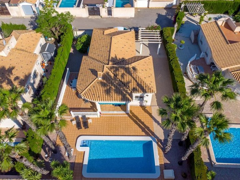Villa for Sale in Playa Flamenca, Alicante 28