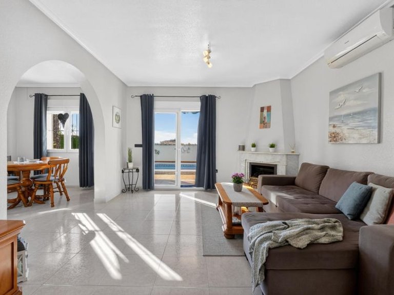 Villa for Sale in Playa Flamenca, Alicante 2