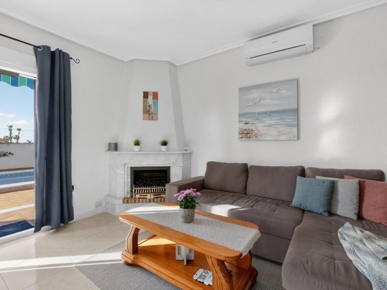 Villa for Sale in Playa Flamenca, Alicante 12