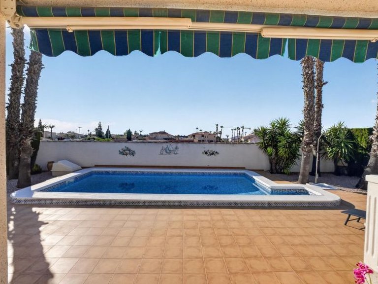 Villa for Sale in Playa Flamenca, Alicante 20