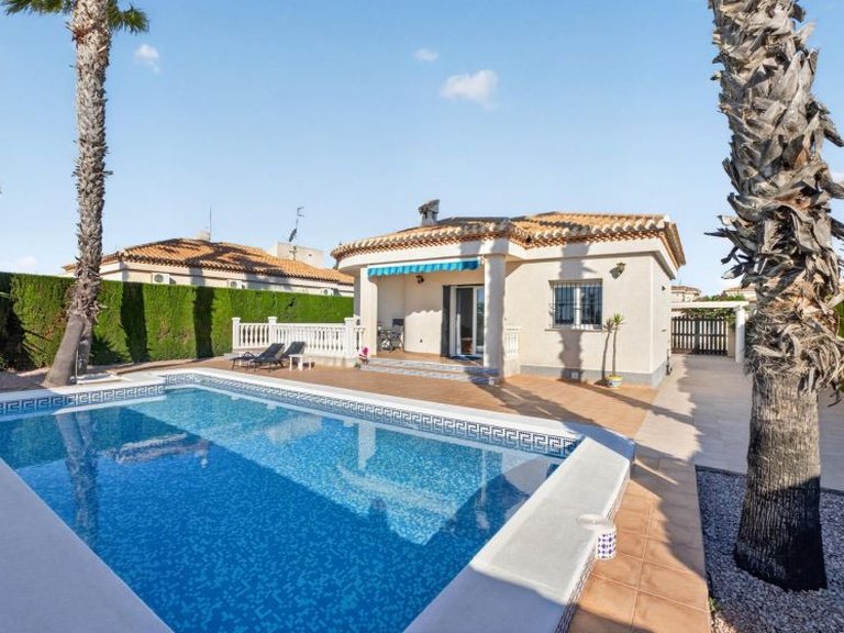 Villa for Sale in Playa Flamenca, Alicante 21