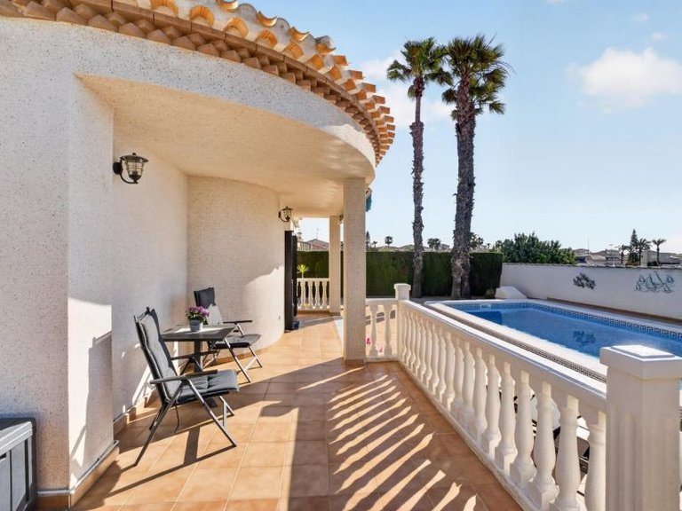 Villa for Sale in Playa Flamenca, Alicante 6