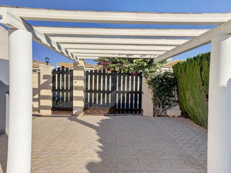 Villa for Sale in Playa Flamenca, Alicante 24