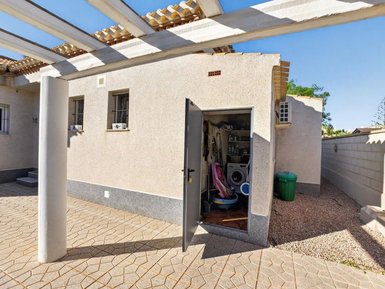 Villa for Sale in Playa Flamenca, Alicante 26