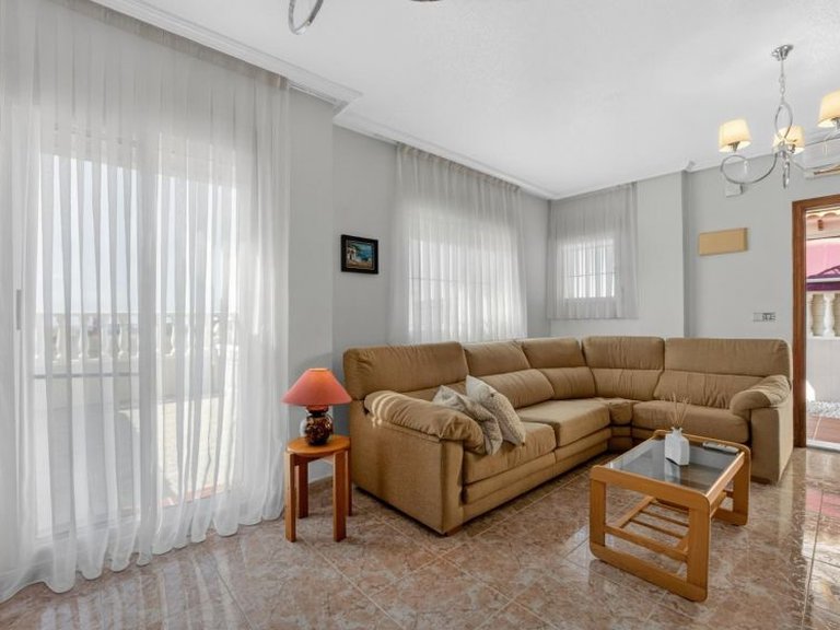 Town House for Sale in Punta Prima, Alicante 8