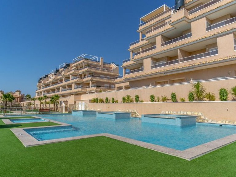 Apartment for Sale in Punta Prima, Alicante 40