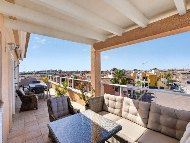 Apartment for Sale in Punta Prima, Alicante 3