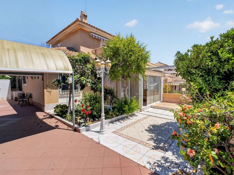 Town House for Sale in Los Altos, Alicante 1