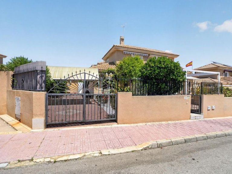Town House for Sale in Los Altos, Alicante 32