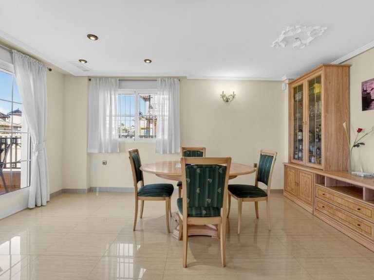 Villa for Sale in La Zenia, Alicante 8