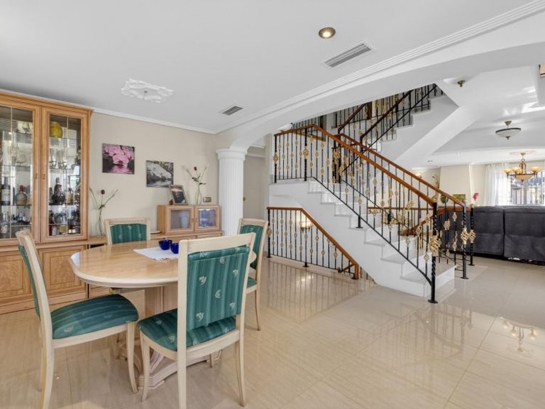 Villa for Sale in La Zenia, Alicante 2