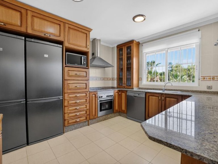 Villa for Sale in La Zenia, Alicante 11