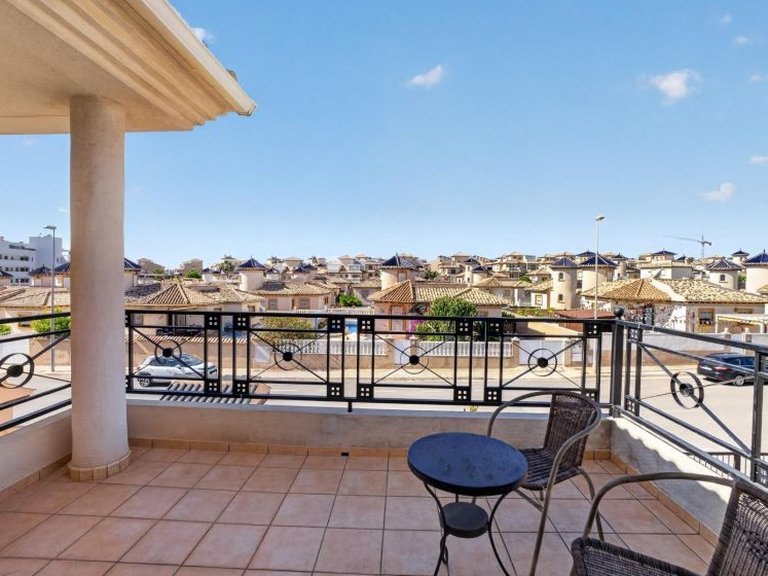 Villa for Sale in La Zenia, Alicante 41
