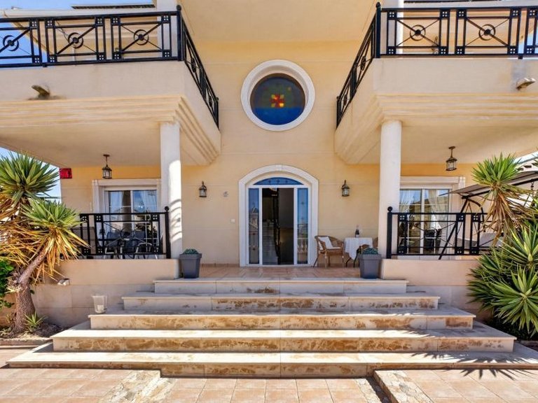 Villa for Sale in La Zenia, Alicante 43