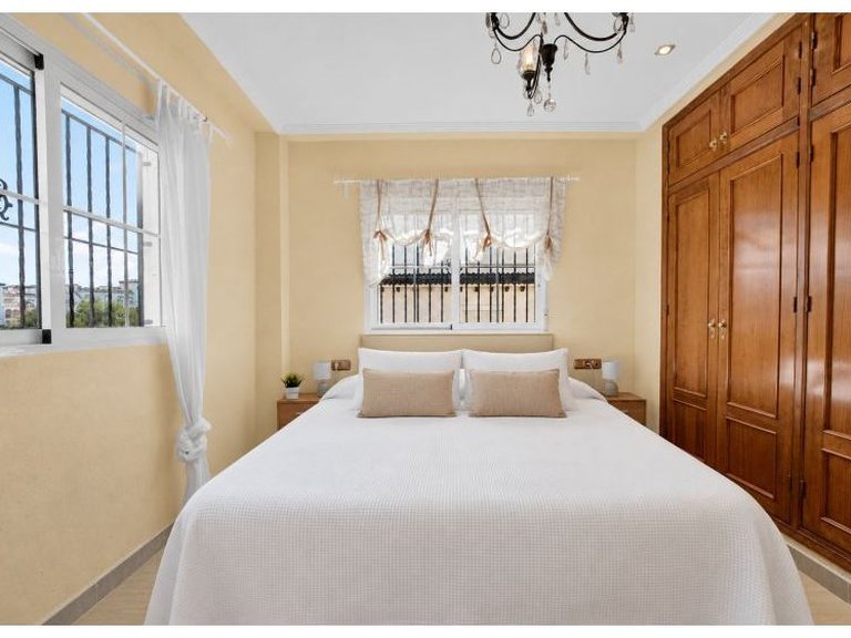 Villa for Sale in La Zenia, Alicante 14