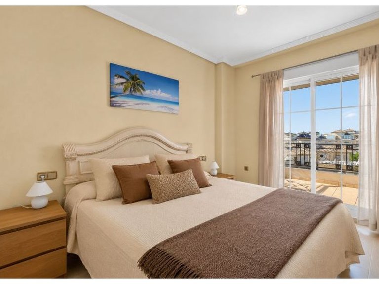 Villa for Sale in La Zenia, Alicante 30