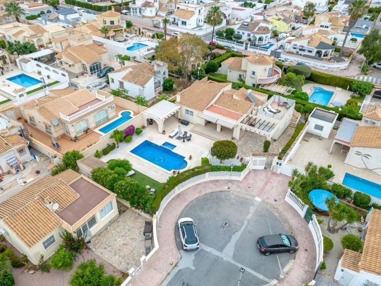 Villa for Sale in La Florida, Alicante 33