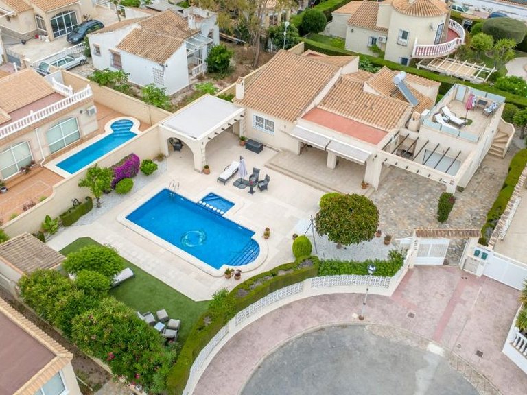 Villa for Sale in La Florida, Alicante 29