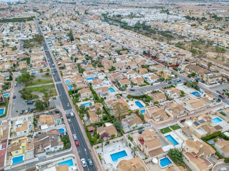 Villa for Sale in La Florida, Alicante 32