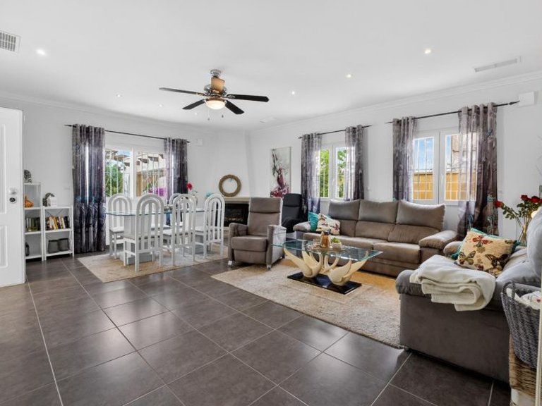 Villa for Sale in La Florida, Alicante 2