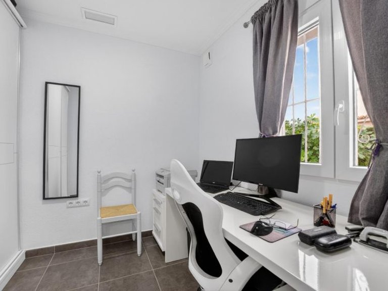 Villa for Sale in La Florida, Alicante 13