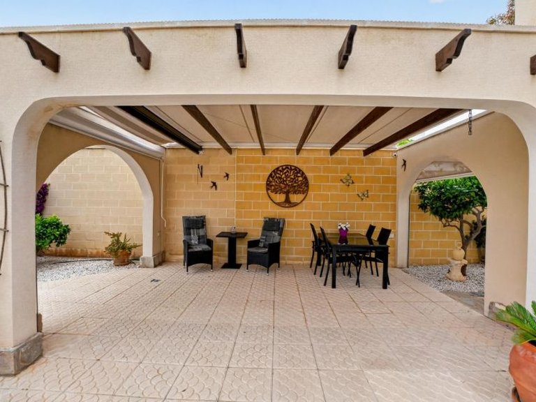Villa for Sale in La Florida, Alicante 18