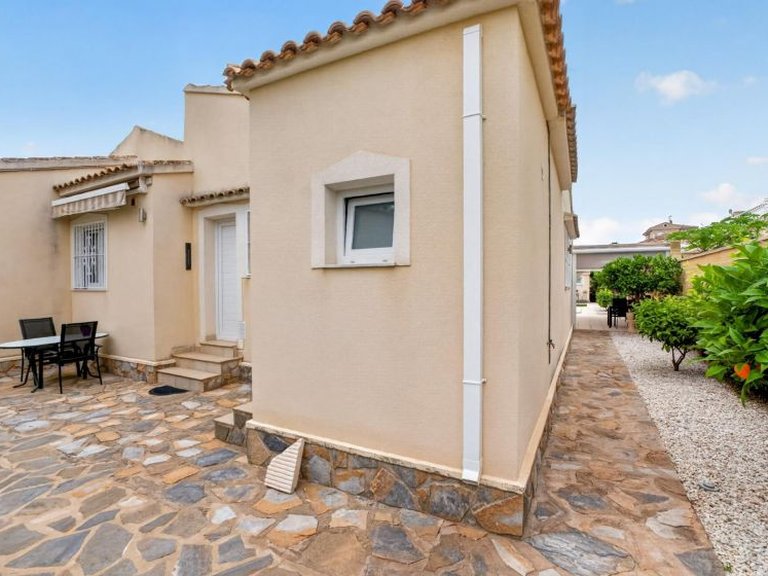 Villa for Sale in La Florida, Alicante 22