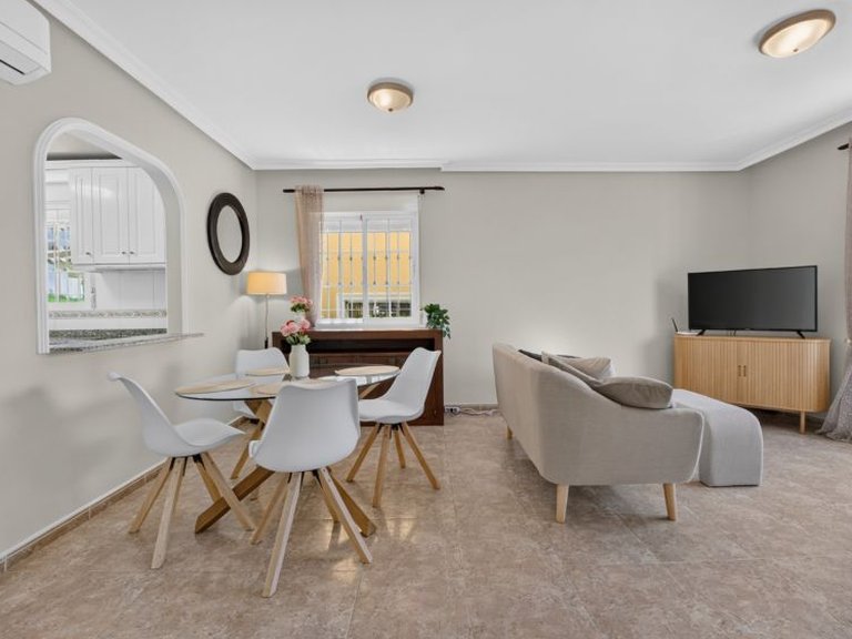 Villa for Sale in Los Altos, Alicante 2