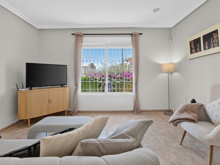Villa for Sale in Los Altos, Alicante 6