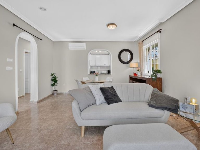 Villa for Sale in Los Altos, Alicante 7