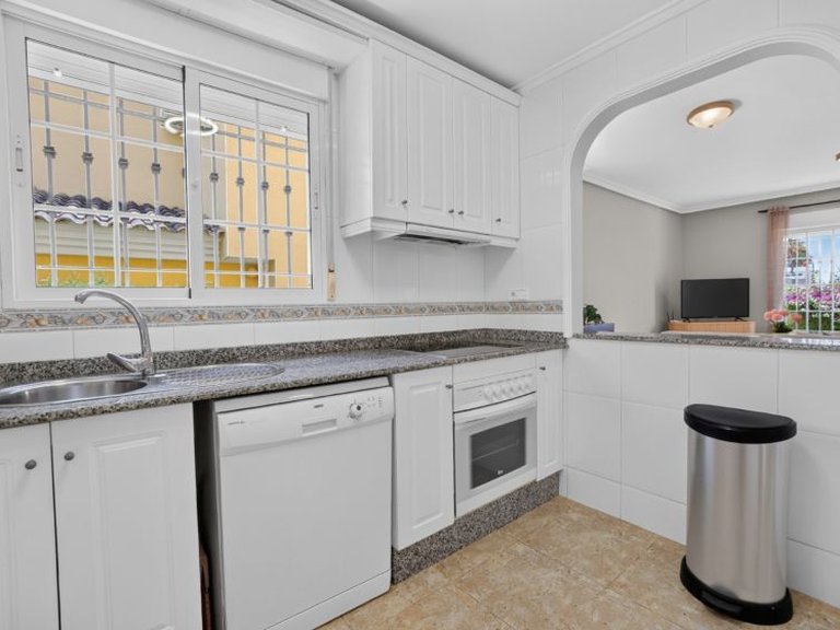 Villa for Sale in Los Altos, Alicante 13