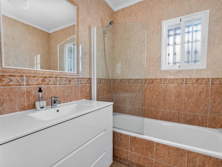 Villa for Sale in Los Altos, Alicante 22