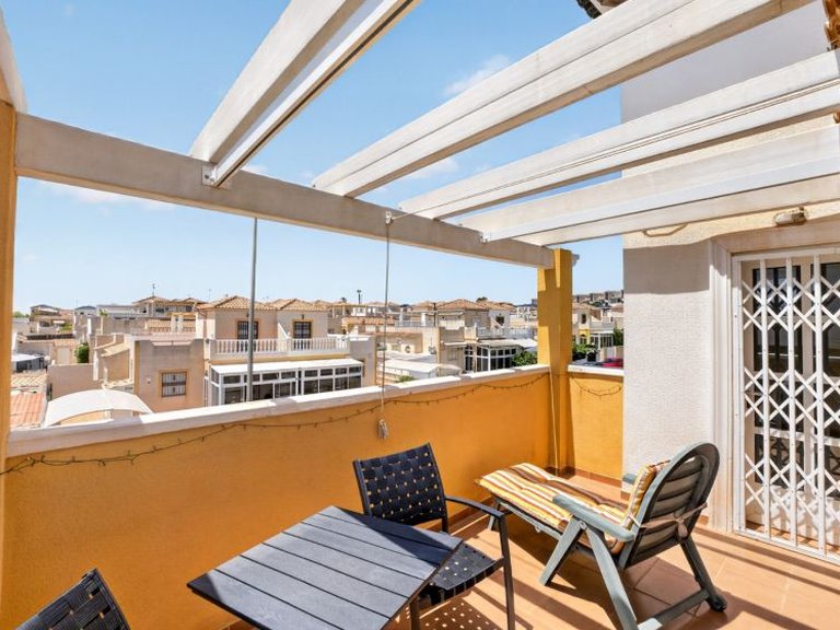 Villa for Sale in Los Altos, Alicante 27