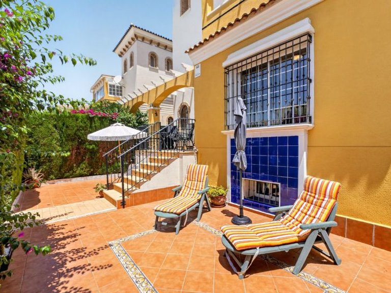 Villa for Sale in Los Altos, Alicante 31