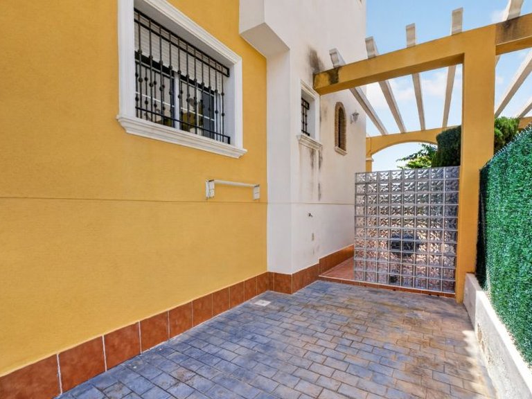 Villa for Sale in Los Altos, Alicante 33