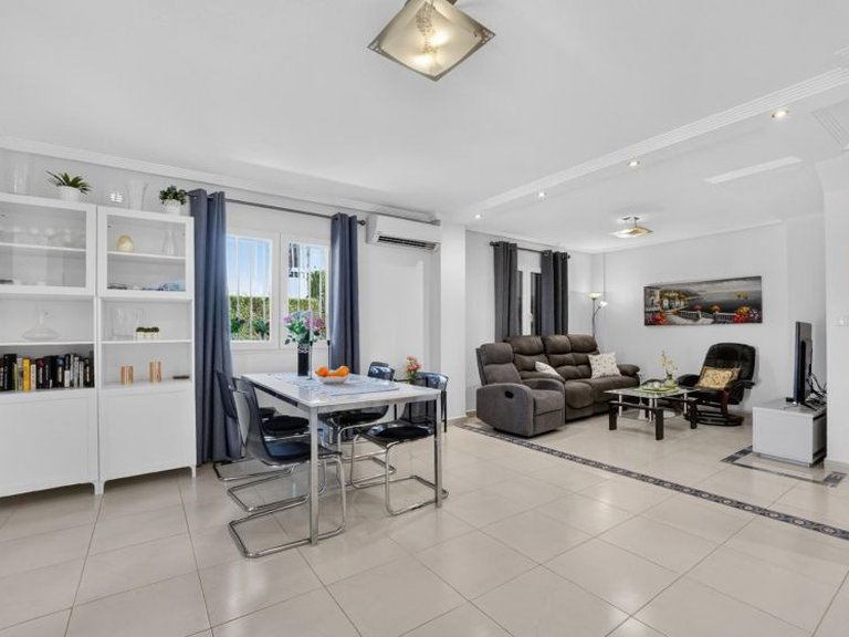 Town House for Sale in Playa Flamenca, Alicante 13