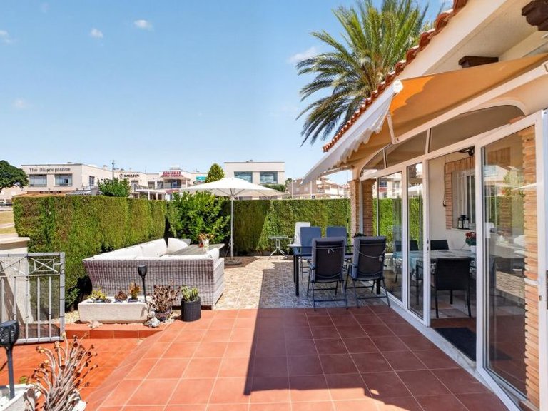 Town House for Sale in Playa Flamenca, Alicante 32