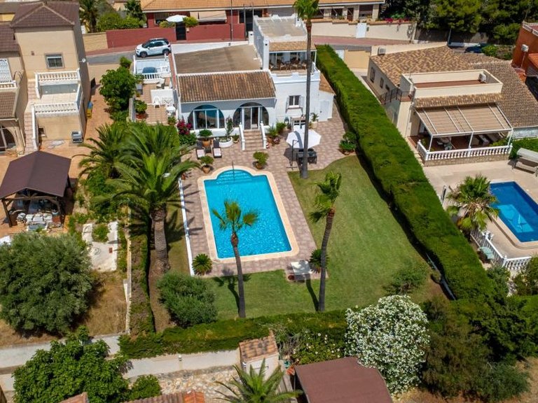 Villa for Sale in Los Balcones, Alicante 46