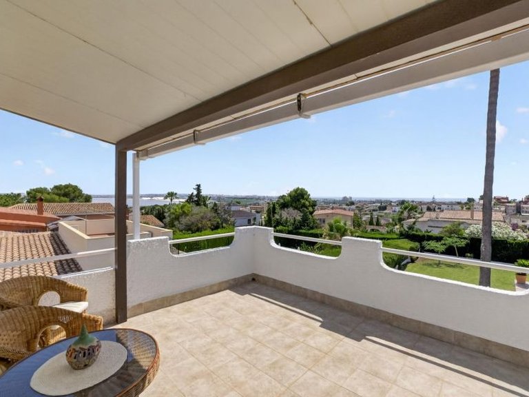 Villa for Sale in Los Balcones, Alicante 24