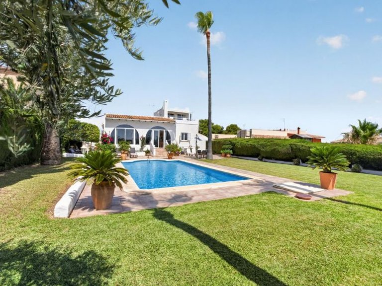 Villa for Sale in Los Balcones, Alicante 35