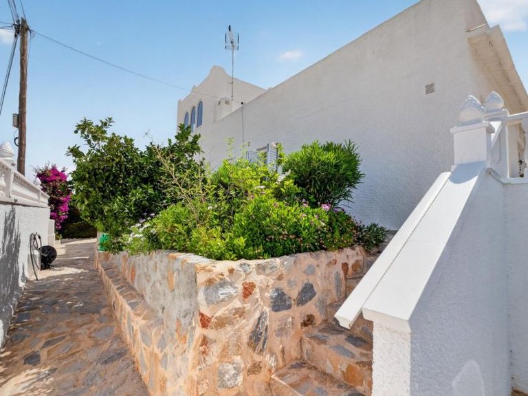 Villa for Sale in Los Balcones, Alicante 41