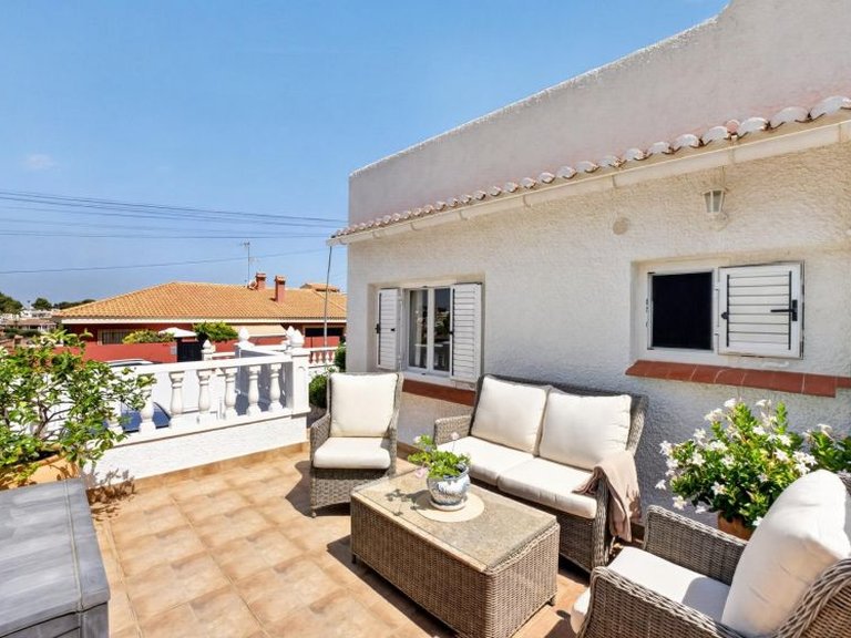 Villa for Sale in Los Balcones, Alicante 43
