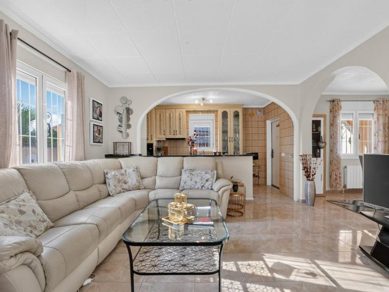 Villa for Sale in Torrevieja, Alicante 2