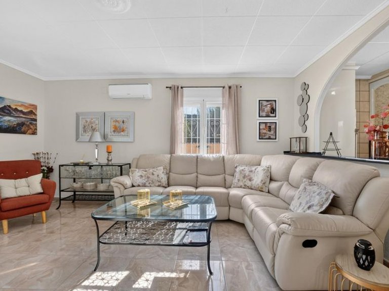 Villa for Sale in Torrevieja, Alicante 6
