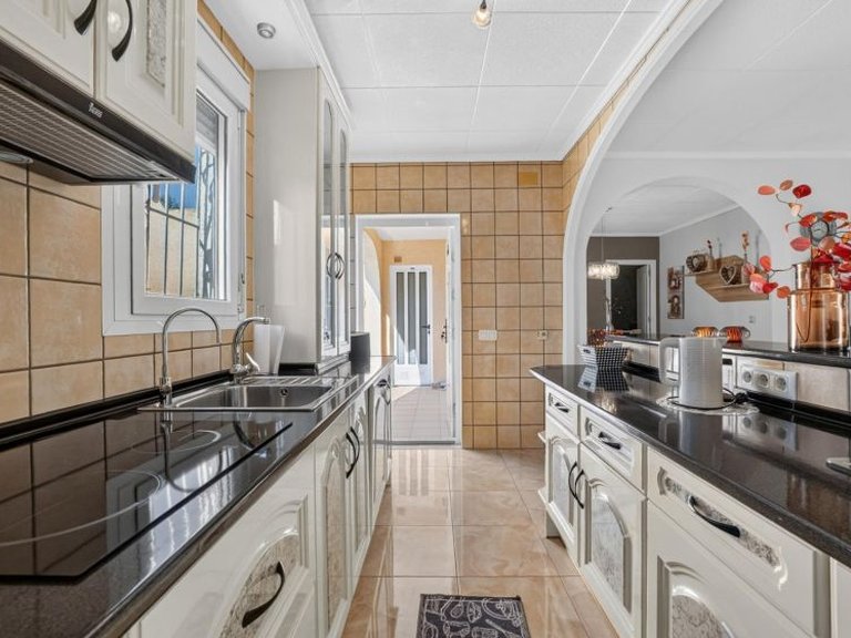 Villa for Sale in Torrevieja, Alicante 12