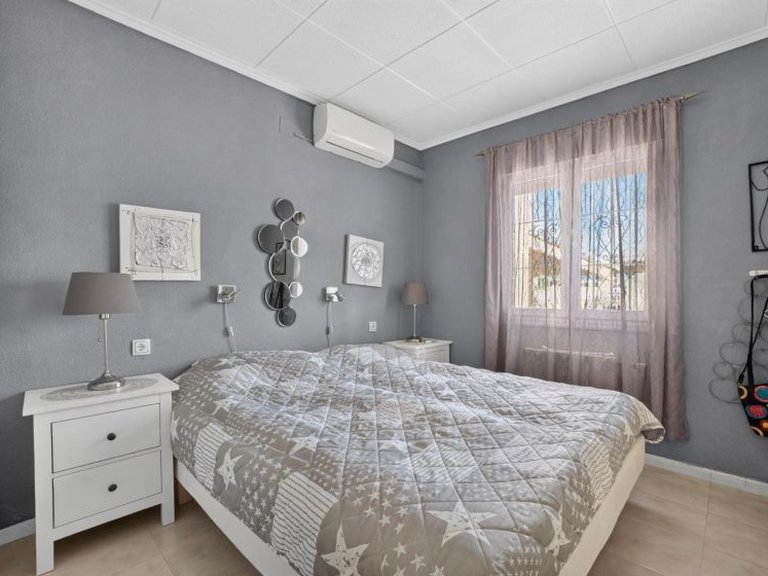 Villa for Sale in Torrevieja, Alicante 14