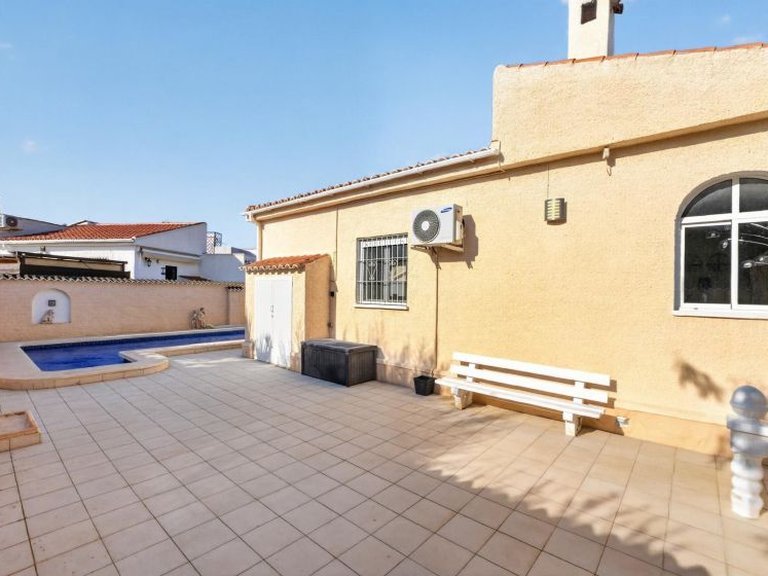 Villa for Sale in Torrevieja, Alicante 25